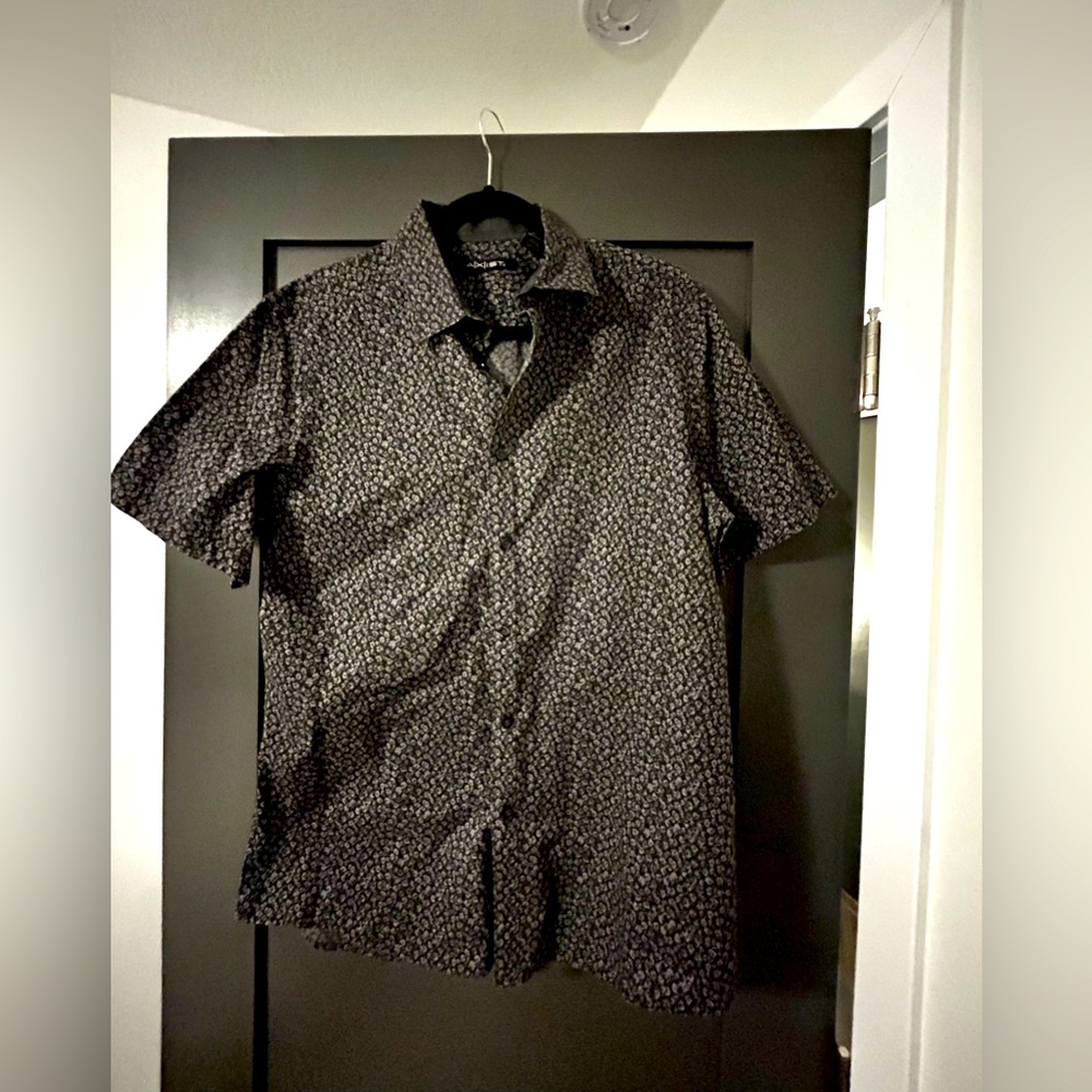 Men’s short sleeve, button-down, Hawaiian, floral